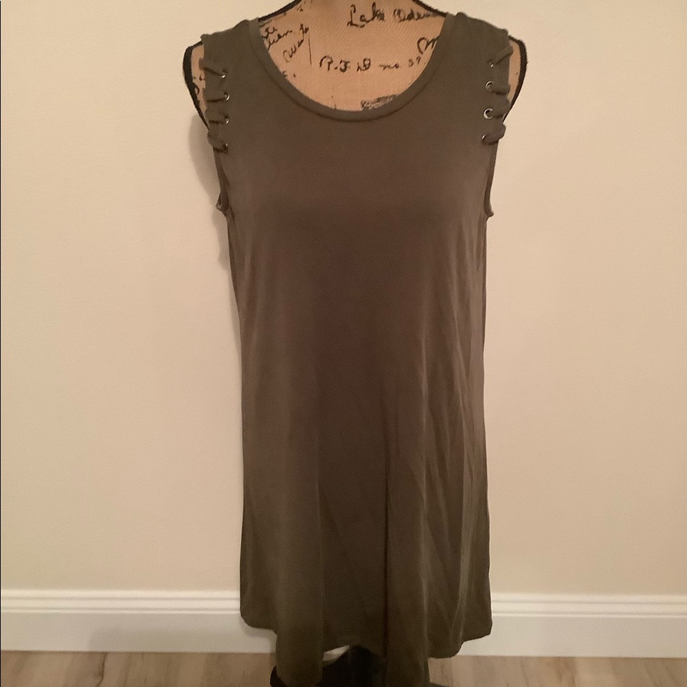 NWOT Boutique dress. Medium